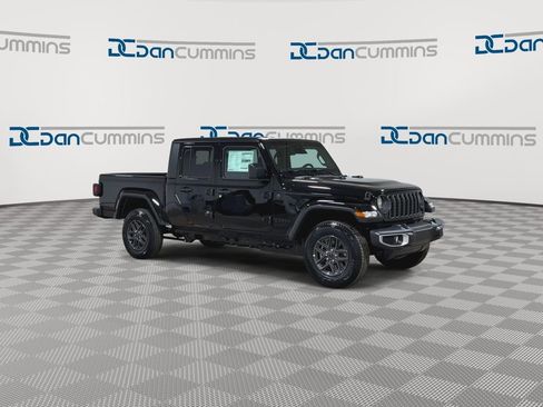 New 2026 Jeep Gladiator Sport image 2