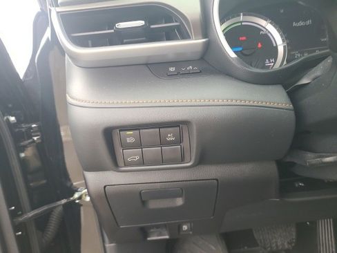 Used 2023 Toyota Highlander Bronze Edition image 26