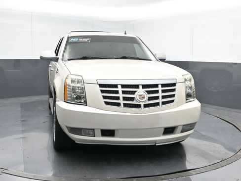 Used 2013 Cadillac Escalade Luxury image 8