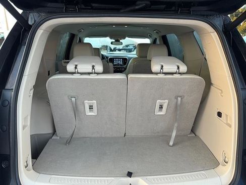 Used 2022 GMC Acadia Denali image 13