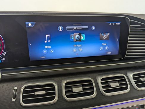 Used 2025 Mercedes-Benz GLS 450 4MATIC image 46