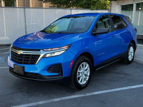 Used 2024 Chevrolet Equinox LS AWD/4WD image 3