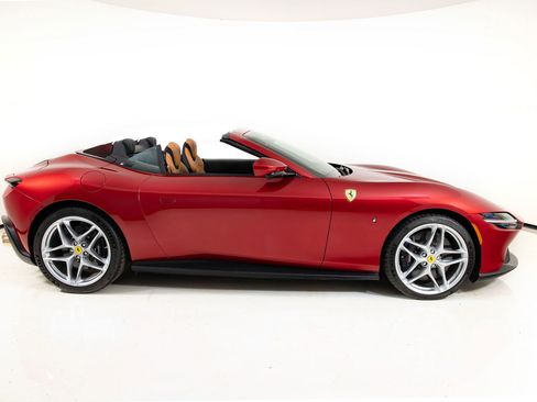 Certified 2025 Ferrari Roma Spider RWD image 3