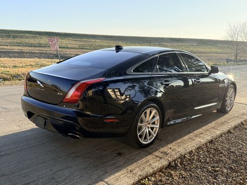 Used 2016 Jaguar XJ R-Sport image 8