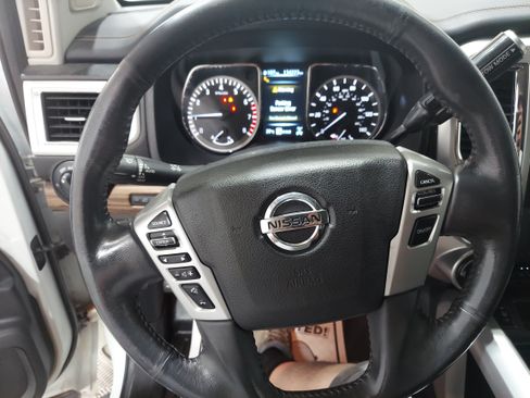 Used 2017 Nissan Titan S AWD/4WD image 9