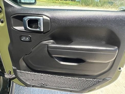 Used 2023 Jeep Wrangler Unlimited AWD/4WD image 19