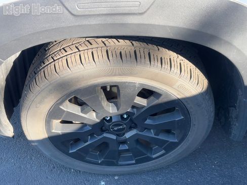 Used 2023 Honda Passport EX-L image 7