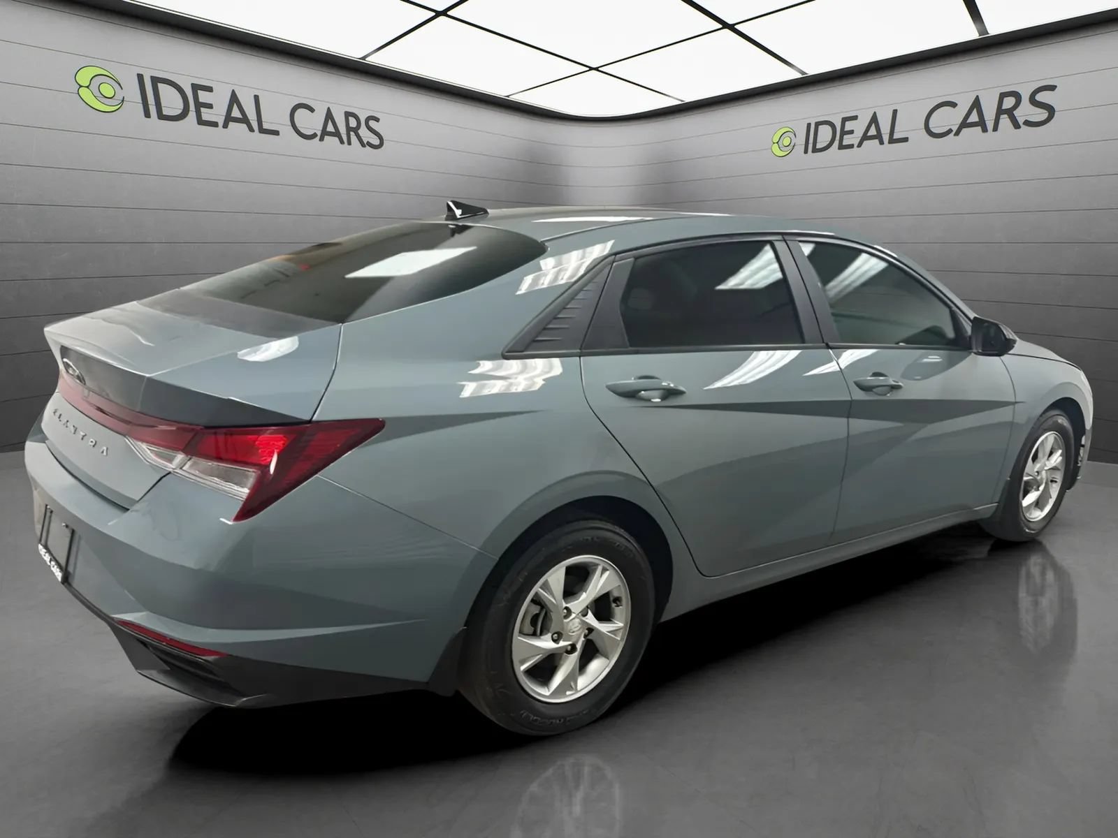 Used 2023 Hyundai Elantra SE FWD image 5