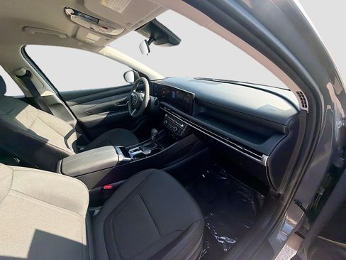Used 2025 Hyundai Tucson SE FWD image 31