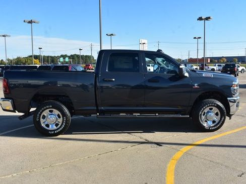 New 2026 RAM 2500 Tradesman AWD/4WD image 4