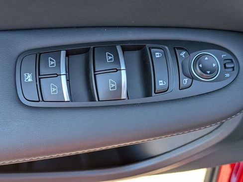 Used 2025 INFINITI QX55 Essential image 14