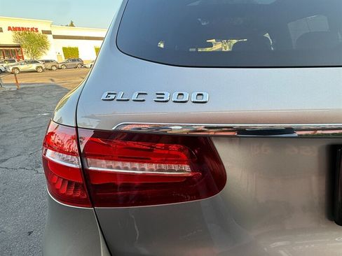 Used 2019 Mercedes-Benz GLC 300 w/ Premium Package image 11