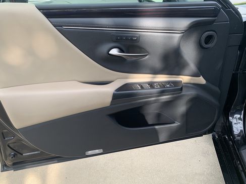 Used 2021 Lexus ES 350 w/ Premium Package FWD image 14