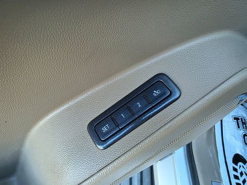 Used 2015 Chevrolet Tahoe LT image 24