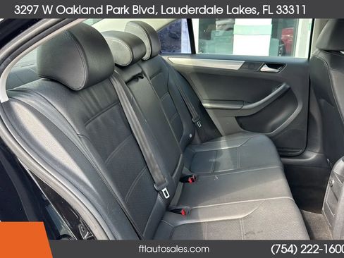 Used 2017 Volkswagen Jetta SE FWD image 35