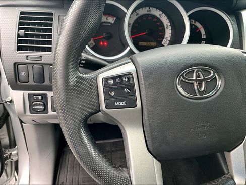 Used 2012 Toyota Tacoma 4x4 Access Cab V6 w/ SR5 Pkg image 23