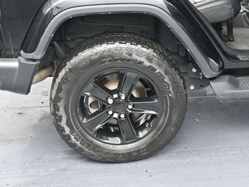 Used 2022 Jeep Wrangler Unlimited Sahara image 31