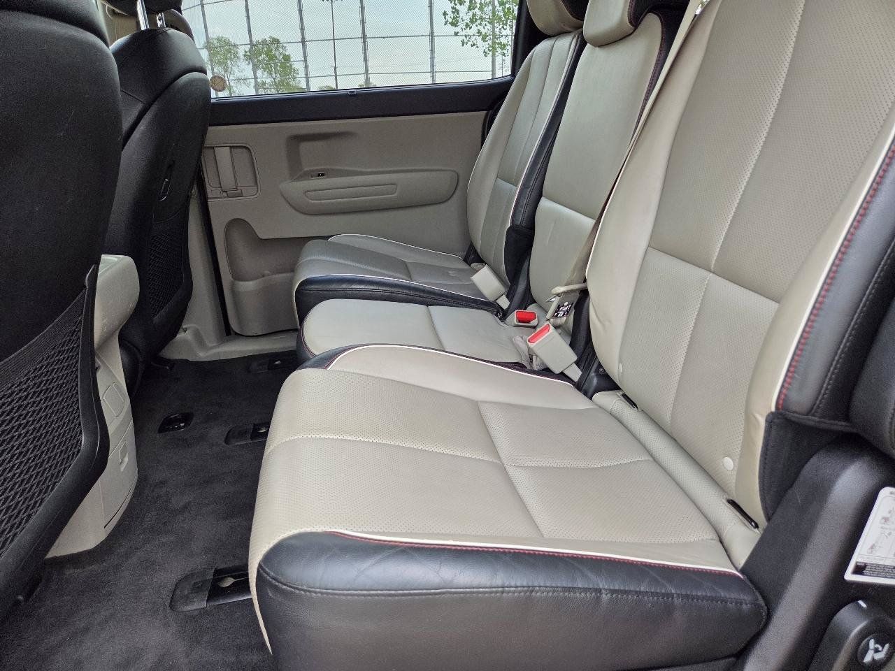 Used 2020 Kia Sedona EX FWD image 11