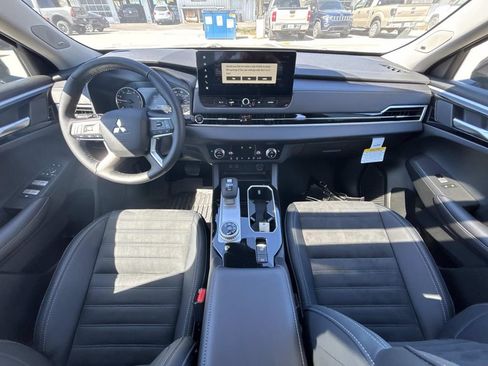 New 2026 Mitsubishi Outlander AWD image 15