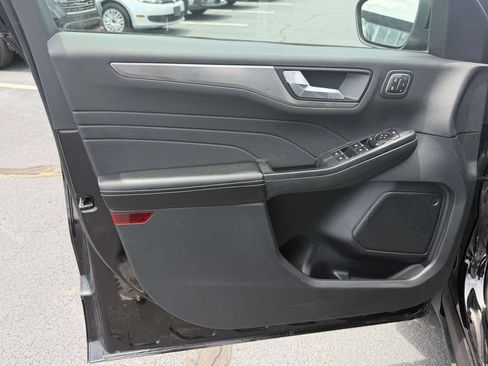 Used 2022 Ford Escape Titanium AWD/4WD image 16