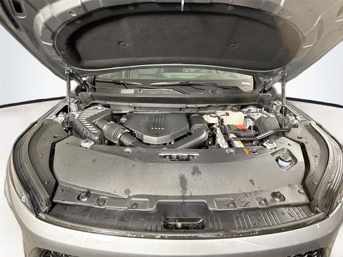 Used 2025 Buick Enclave Sport Touring AWD/4WD image 3