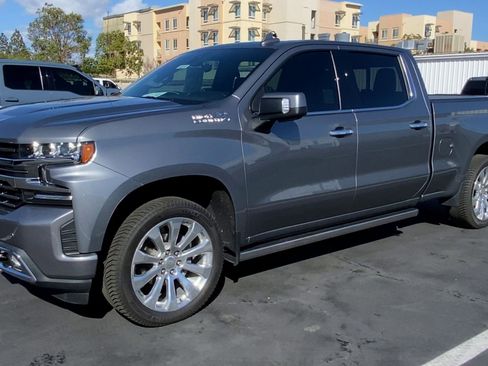 Used 2021 Chevrolet Silverado 1500 High Country w/ Technology Package image 8