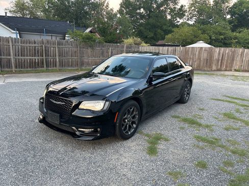 Used 2017 Chrysler 300 S w/ 300S Premium Group AWD/4WD image 2