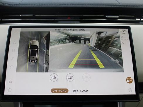 Certified 2023 Land Rover Range Rover SE image 27