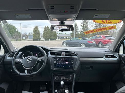 Used 2020 Volkswagen Tiguan SE image 20
