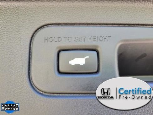 Certified 2025 Honda Pilot EX-L image 9