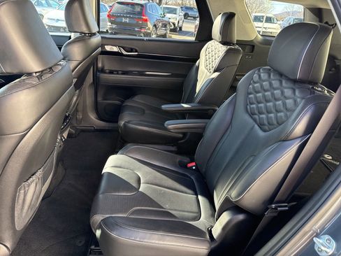 Used 2021 Hyundai Palisade Limited image 17