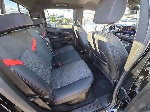 Used 2023 Chevrolet Colorado Z71 image 29