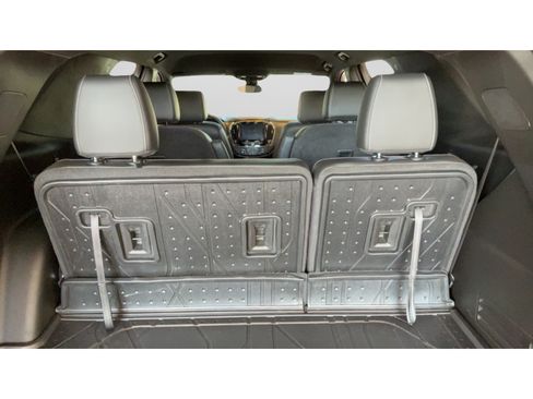 Used 2022 Chevrolet Traverse LT w/ LPO, Floor Liner Package FWD image 39