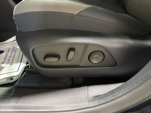 New 2026 Chevrolet Equinox LT w/ Convenience Package II image 18