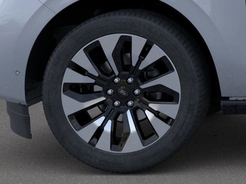 New 2025 Ford Expedition Max Platinum w/ Driver's Package image 22