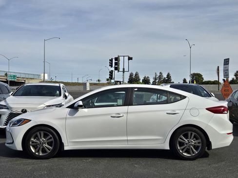 Used 2018 Hyundai Elantra SEL image 7