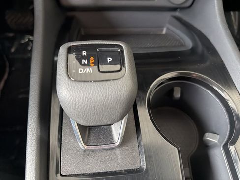 Used 2024 Nissan Rogue SV image 16