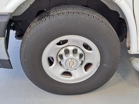 Used 2024 Chevrolet Express 2500 w/ Driver Convenience Package image 30