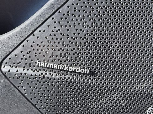 Used 2024 Kia Niro SX Touring image 22