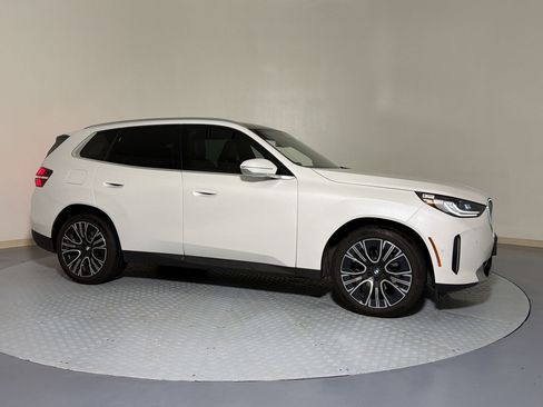 Certified 2025 BMW X3 xDrive30i w/ Convenience Package AWD/4WD image 5