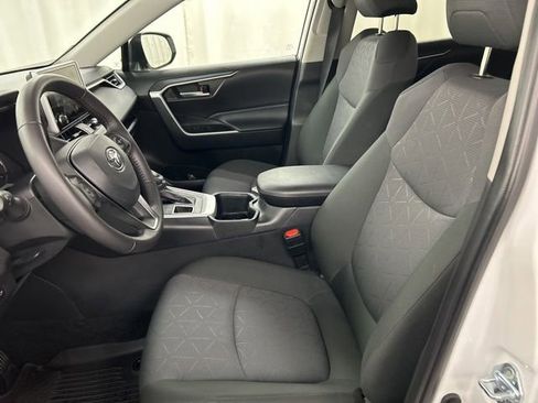 Used 2025 Toyota RAV4 XLE w/ Convenience Package AWD/4WD image 6