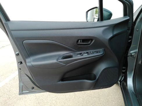 Used 2025 Nissan Versa S FWD image 11