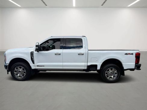Used 2023 Ford F250 Lariat w/ Lariat Ultimate Package AWD/4WD image 2