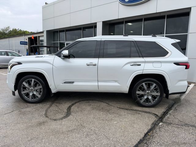 Used 2023 Toyota Sequoia Capstone AWD/4WD image 4