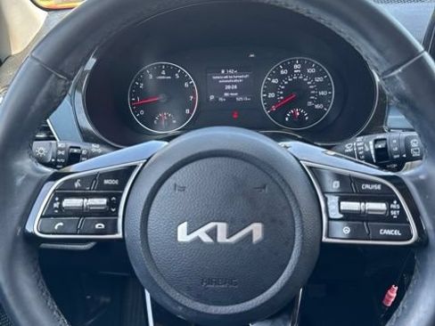 Used 2022 Kia Seltos S AWD/4WD image 16