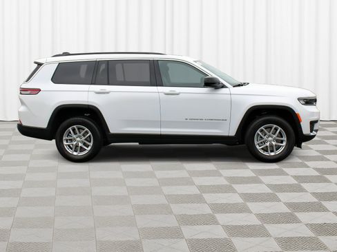New 2025 Jeep Grand Cherokee L Laredo image 31