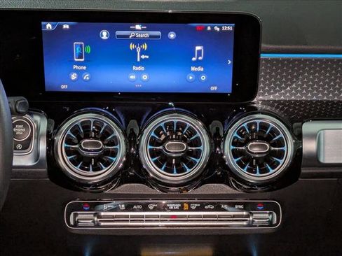 Certified 2025 Mercedes-Benz GLB 250 image 17