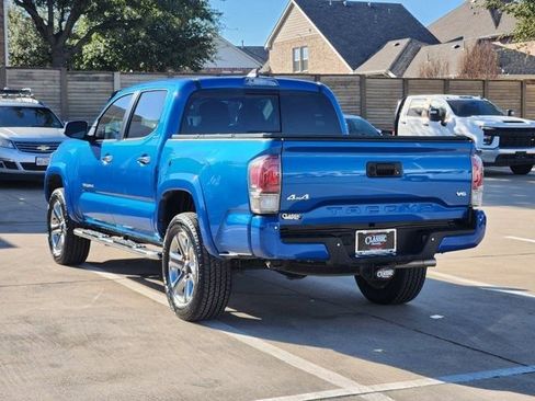Used 2017 Toyota Tacoma Limited image 3