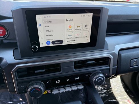 Used 2025 Toyota 4Runner TRD Off-Road image 18