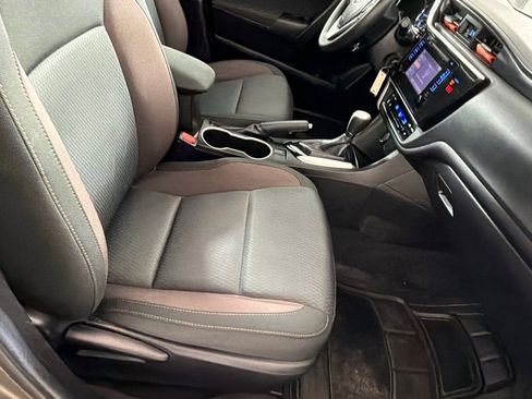 Used 2019 Toyota Corolla LE image 22